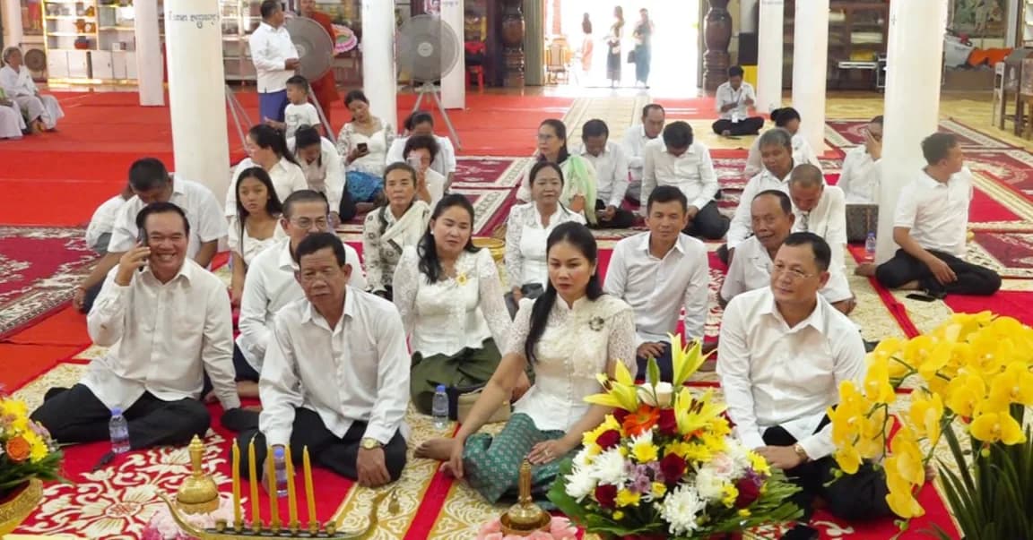 រដ្ឋបាលខេត្ដសៀមរាប បន្ដចូលរួមជាមួយប្រជាពលរដ្ឋ កាន់បិណ្ឌវេនទី៦ នៅវត្តពោធិ៍លង្កា ក្រុងសៀមរាប